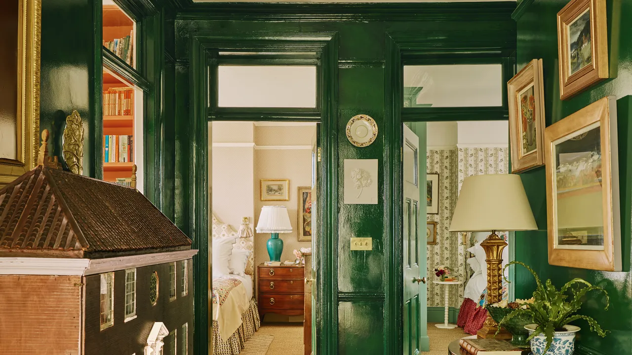 How Designers Choose Paint Colors for Light and Space
