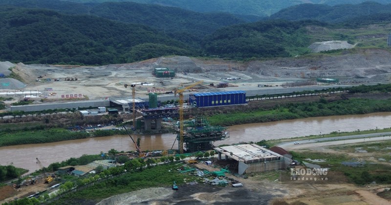 Cầu biên giới Lào Cai và hầm Hoàng Liên: Cặp đôi hạ tầng mới cho thương mại Việt–Trung