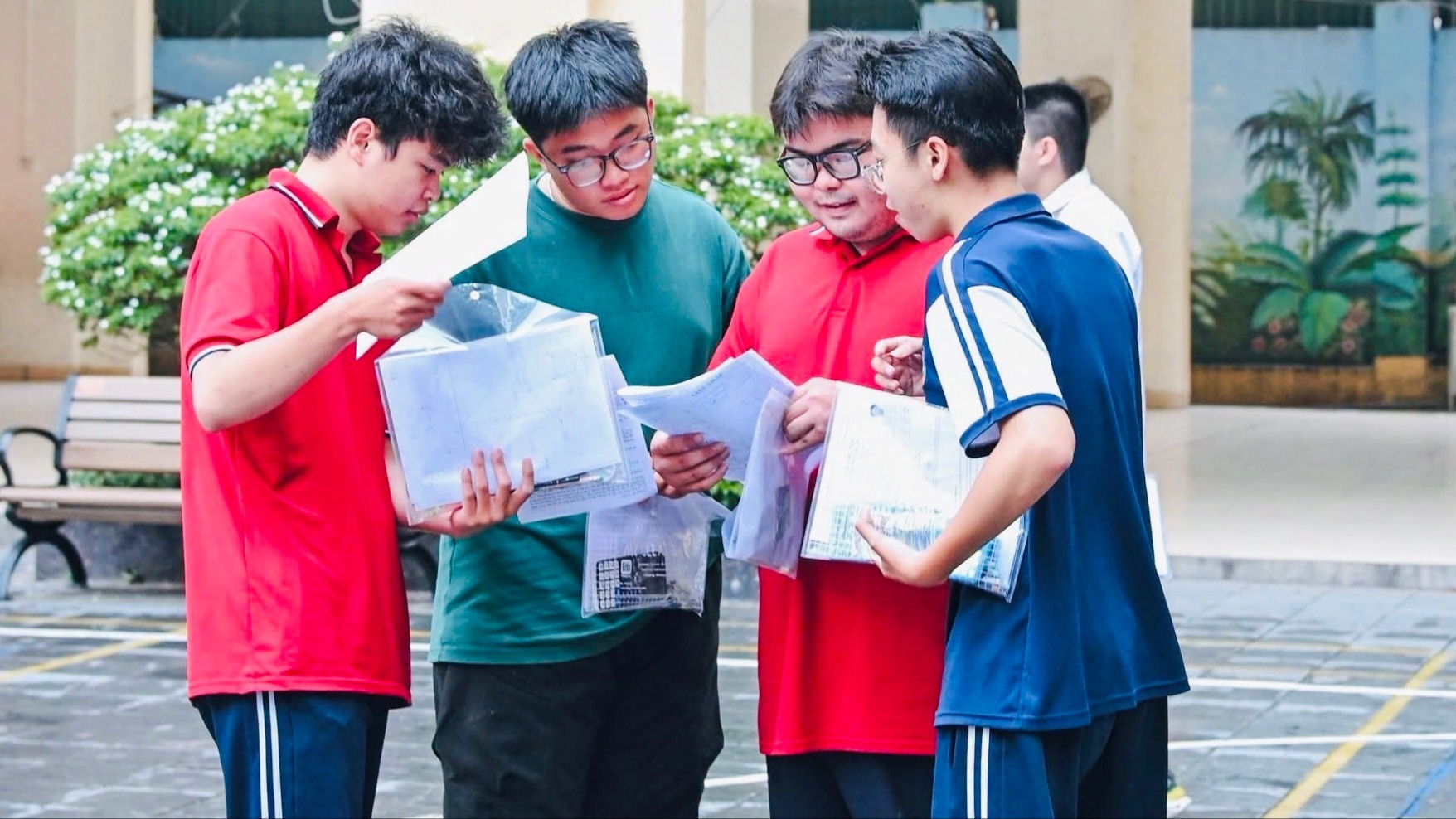 Tranh luận về kỳ thi tốt nghiệp THPT: Giữ hay đổi?