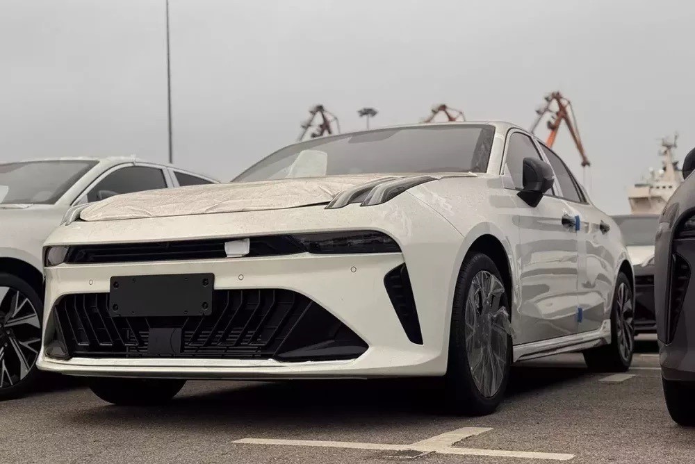 Lynk & Co 02 và 03 mở bán: Đòn đánh mới vào SUV điện và sedan hạng C