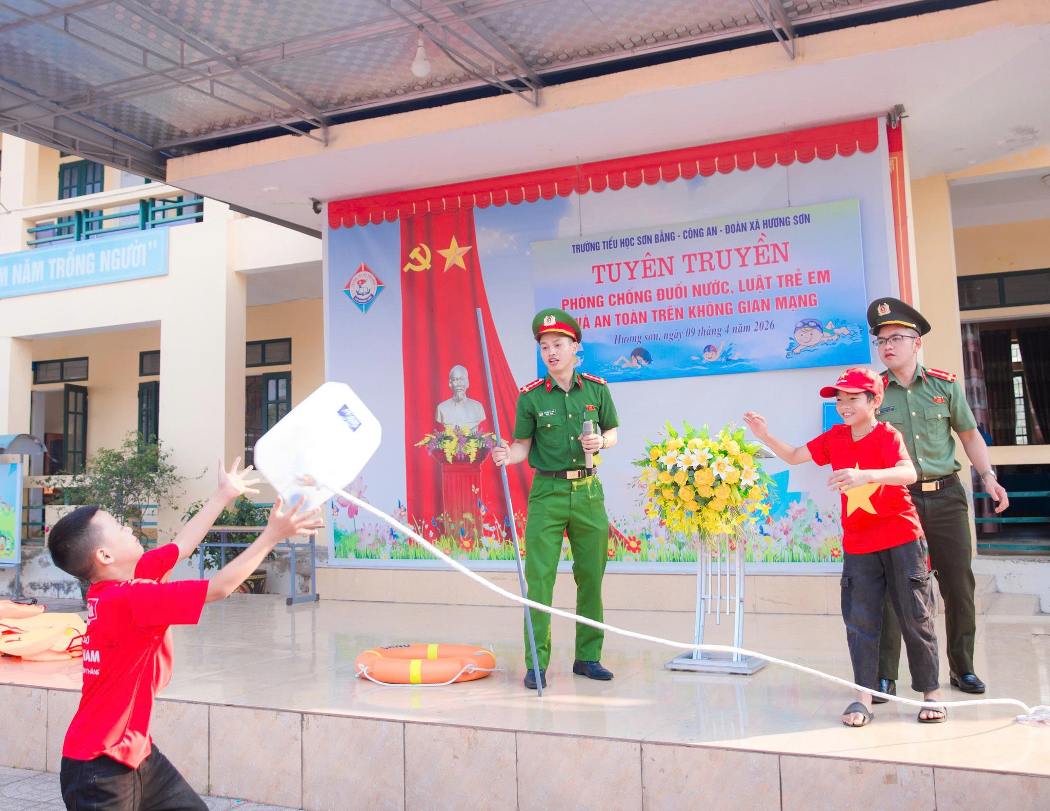 Lớp bơi miễn phí và an toàn nước: kỹ năng sống phải được dạy như Toán, Văn