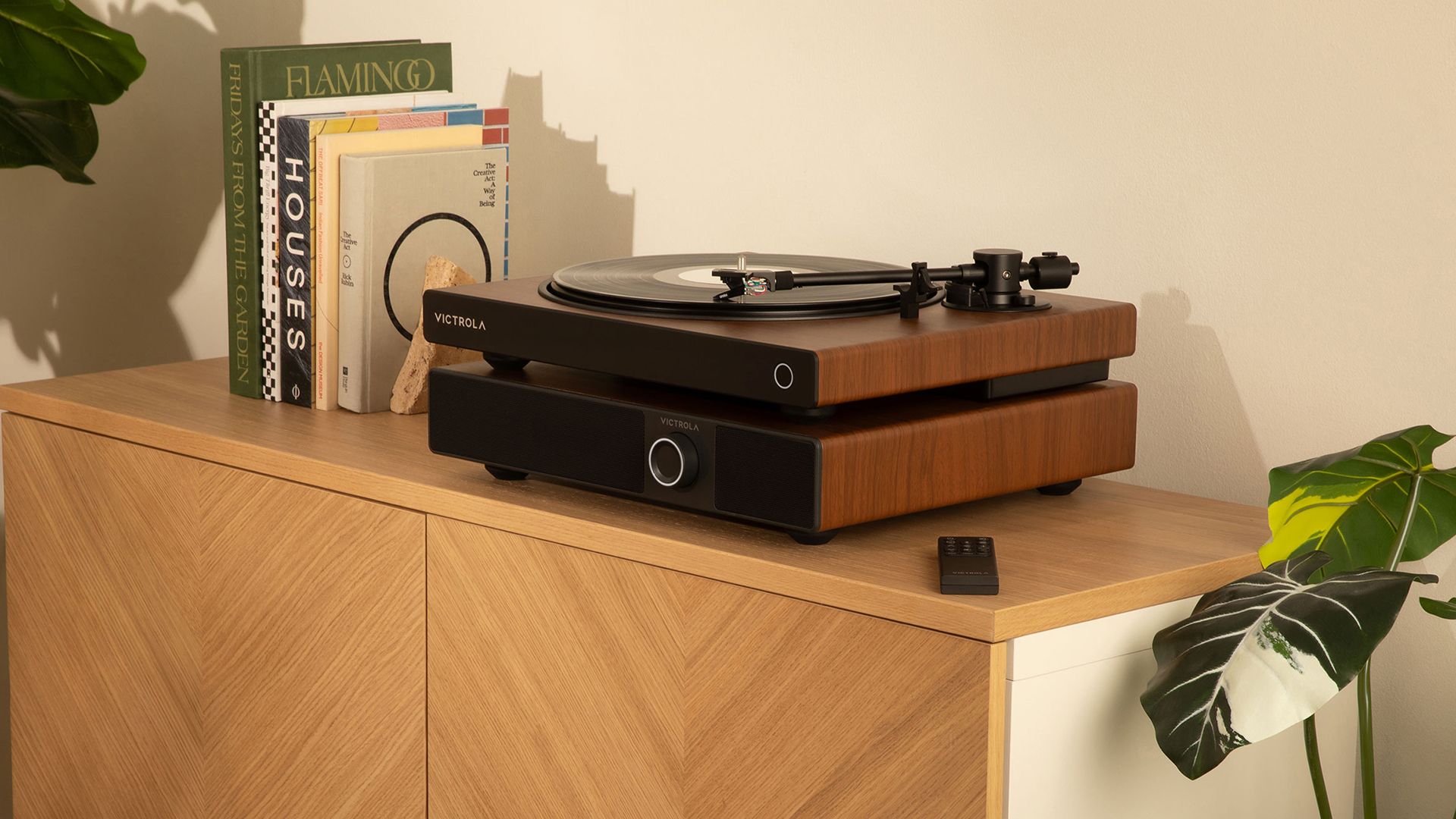 Victrola Wave Makes Wireless Vinyl Feel Like Everyday Listening