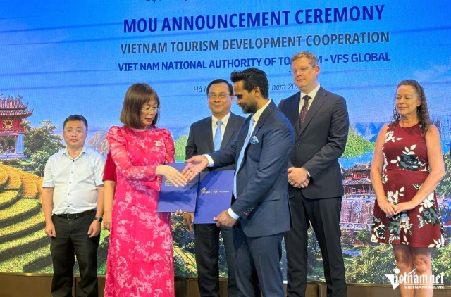 Việt Nam đón gần 14 triệu khách quốc tế: động lực tăng trưởng đến từ đâu?