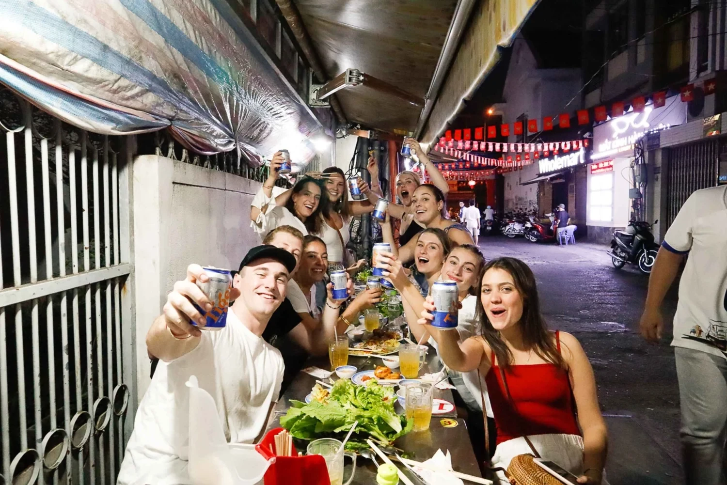 Hà Nội và TP.HCM: hai “thủ phủ” ẩm thực đường phố của thế giới