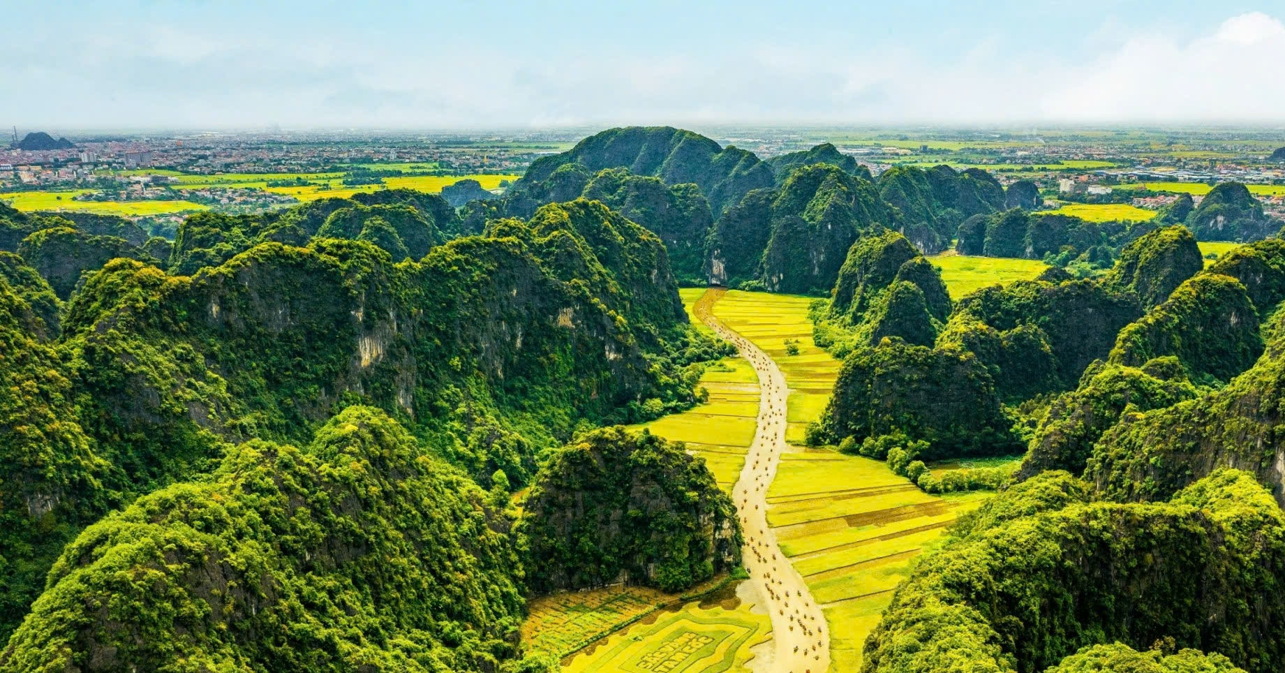 Việt Nam vượt lên dẫn đầu du lịch Đông Nam Á