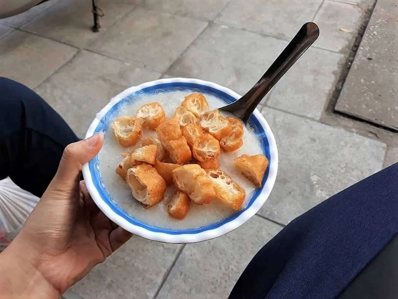 5 quán ăn đường phố Hà Nội giữ giá dưới 25.000 đồng