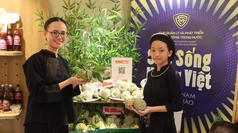 Đặc sản Lạng Sơn chinh phục thủ đô trên phố Tràng Tiền