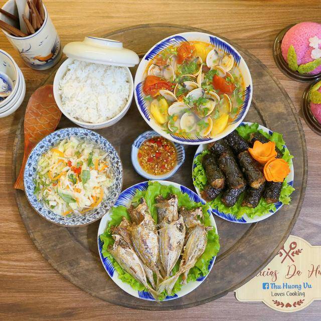 5 mâm cơm gia đình đơn sơ nhưng đẹp như nhà hàng