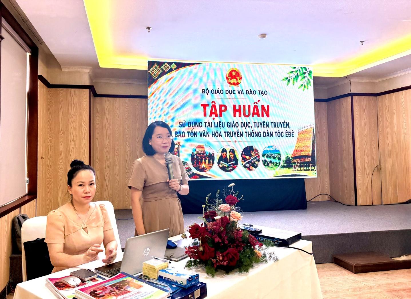 Bảo tồn bản sắc dân tộc trong trường học: Từ lớp tập huấn đến tiếng cồng chiêng ở buôn làng