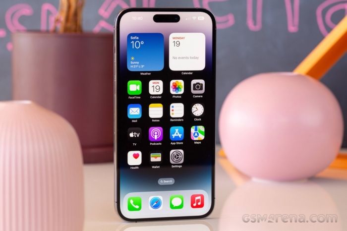 Galaxy S25 Plus vs iPhone 17 Pro Max: Flagship nào đáng tiền hơn?