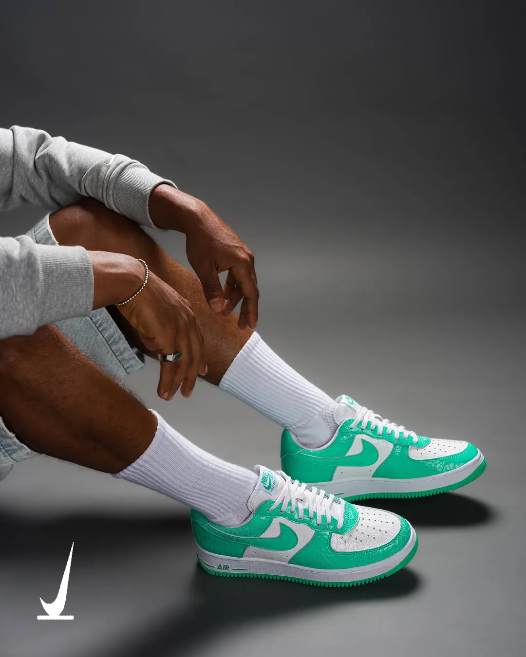 Nike Air Force 1 ’01 Cracked Leather Pack Goes Slim and Vintage