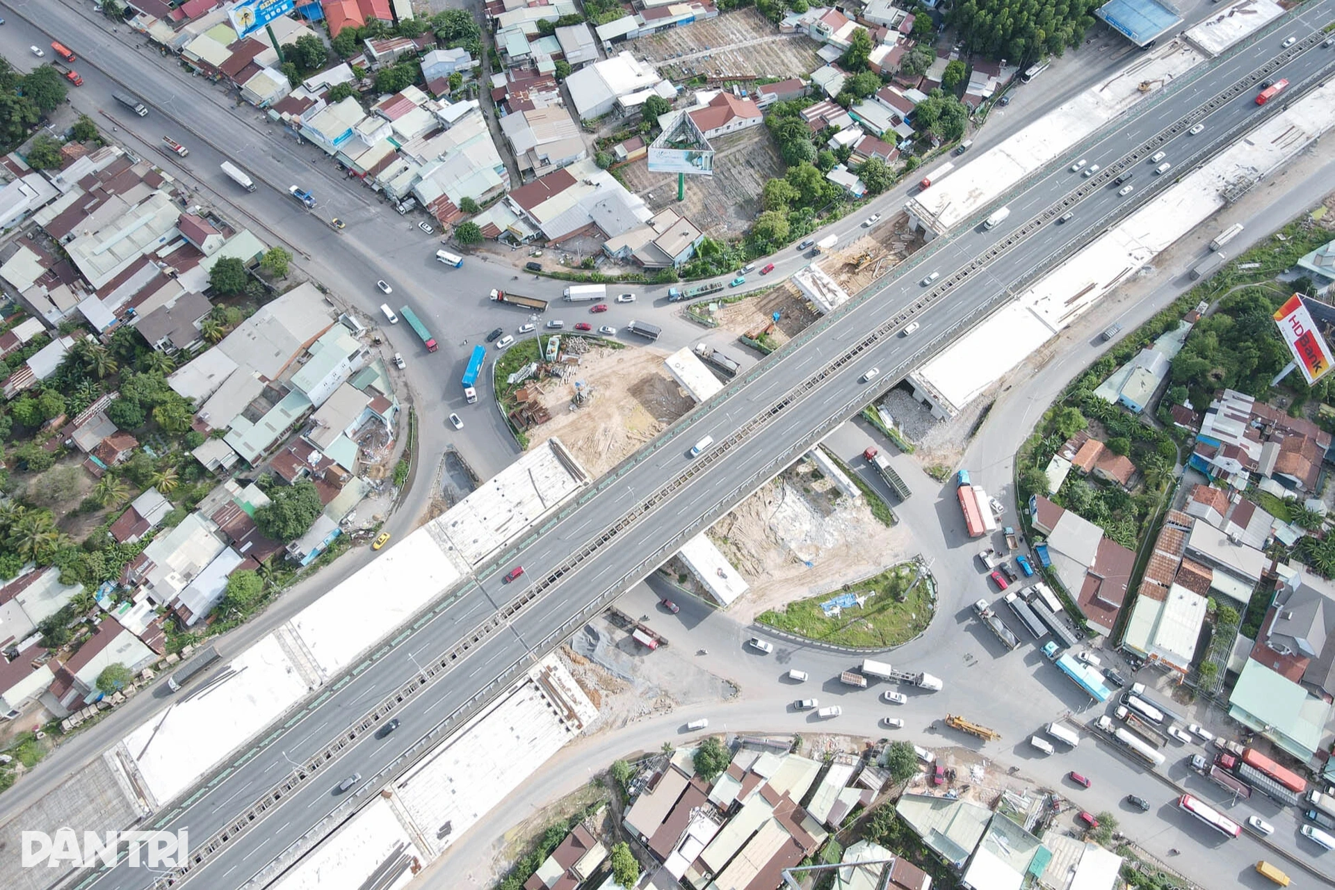 Cao tốc TP.HCM – Long Thành mở rộng: nước rút thảm nhựa, về đích cuối năm?