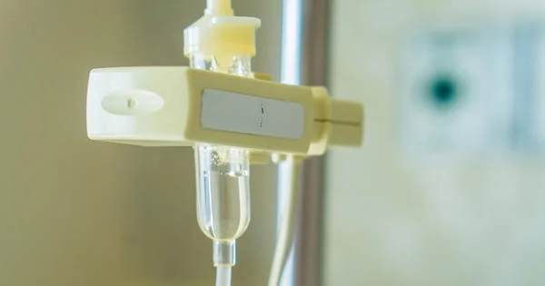 Dịch vụ làm đẹp từ tế bào gốc không phép: Cảnh báo và rủi ro