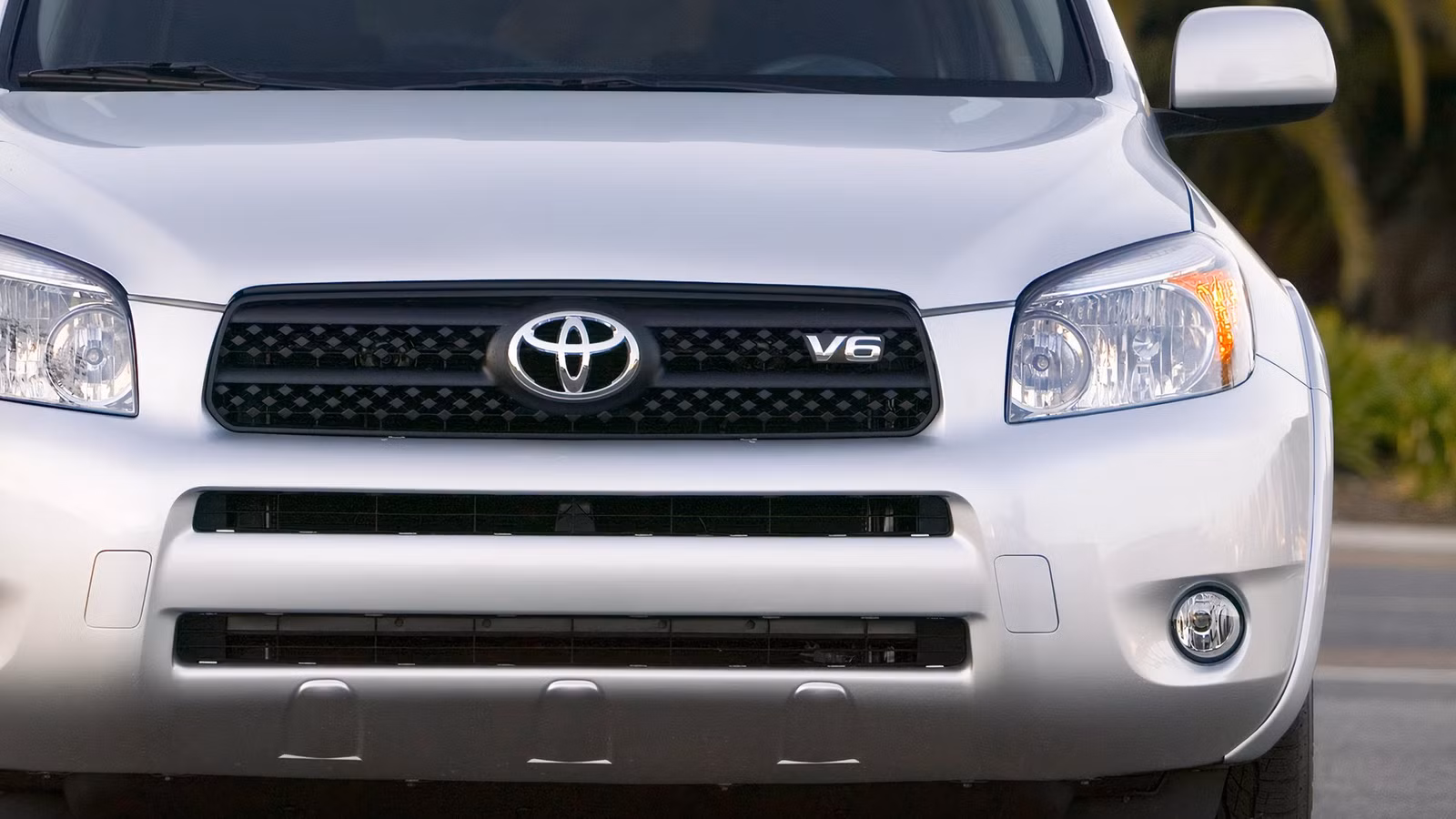 V8 SUVs Under $50K: Gas-Burning Brutes That Beat Hybrids on Value