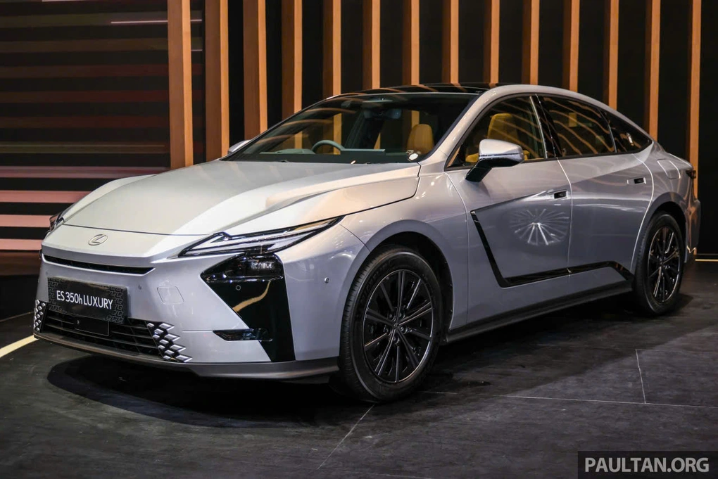 Lexus ES thế hệ mới: sedan hạng sang điện mở đường vào Việt Nam