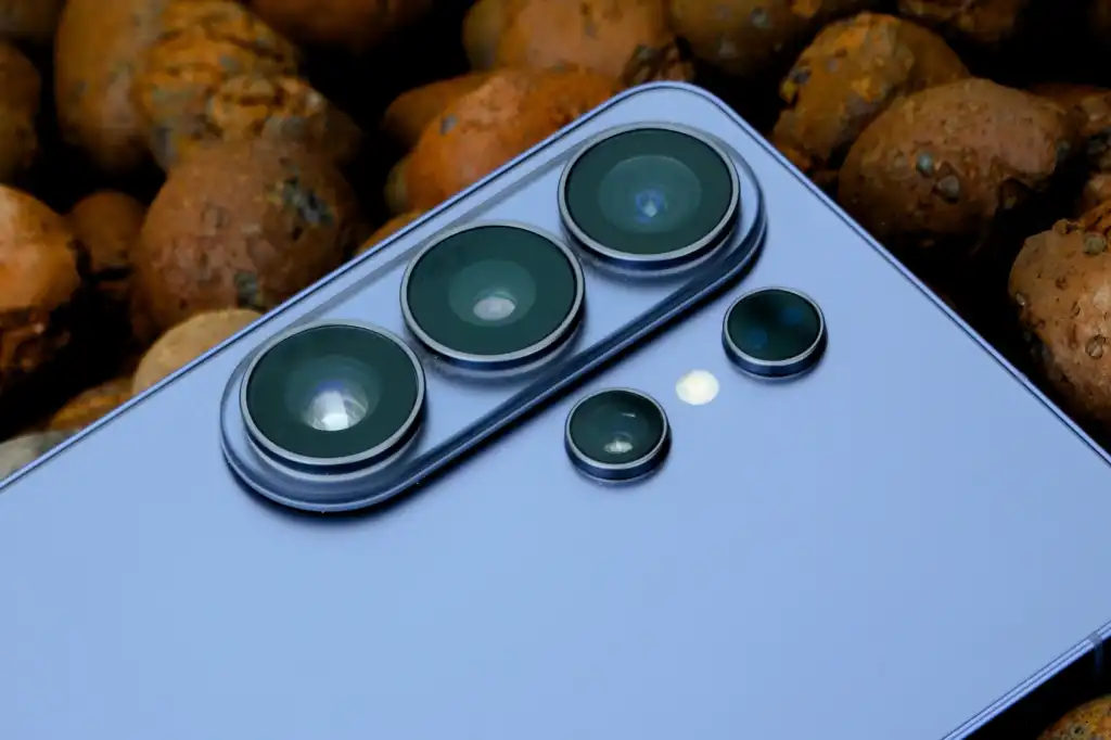 Why Your Galaxy Camera Drops From 24MP to 12MP—and Why That’s Smart