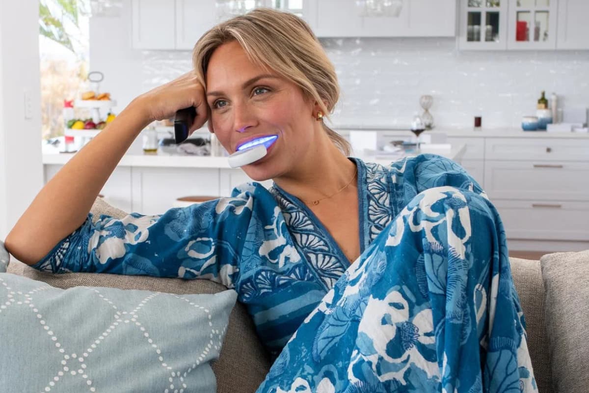 Budget LED Teeth Whitening Kits That Work Without Sensitivity