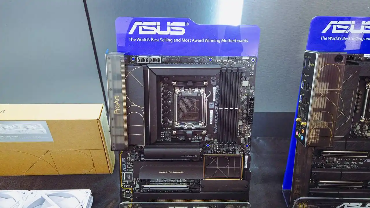 Hệ sinh thái ASUS ProArt: Bàn làm việc sáng tạo từ gốc đến ngọn
