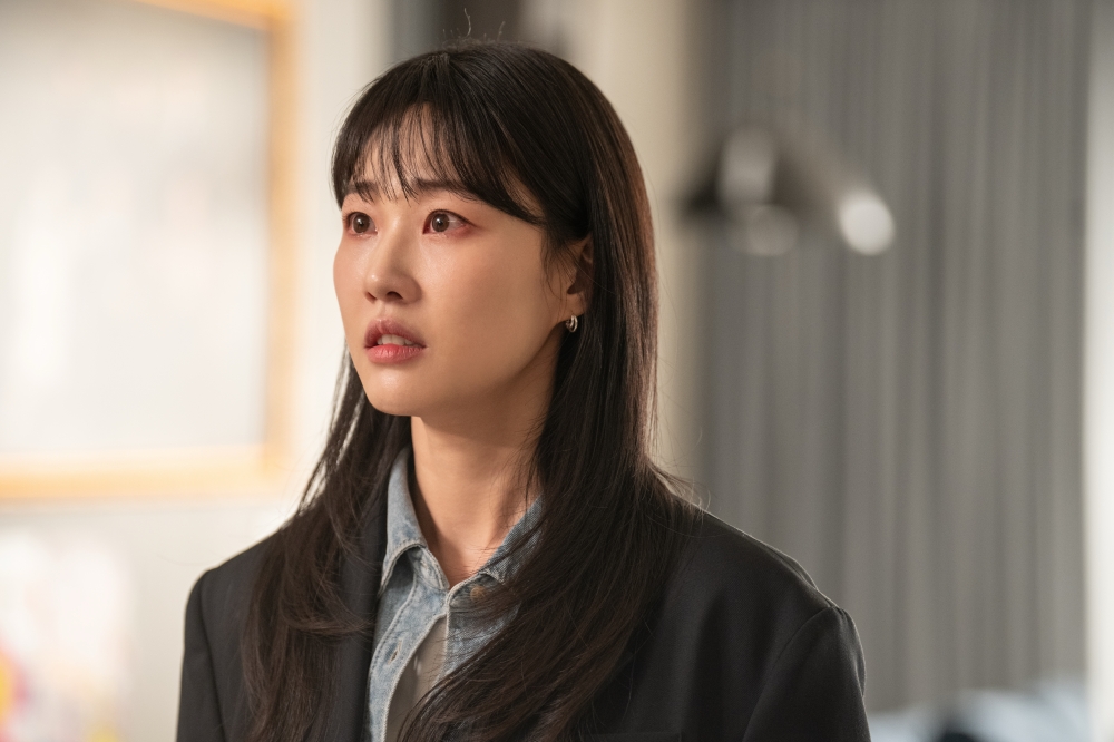 Cuộc hôn nhân giả của Ji Sung và Ha Yun Kyung bùng nổ trong The Apartment Job