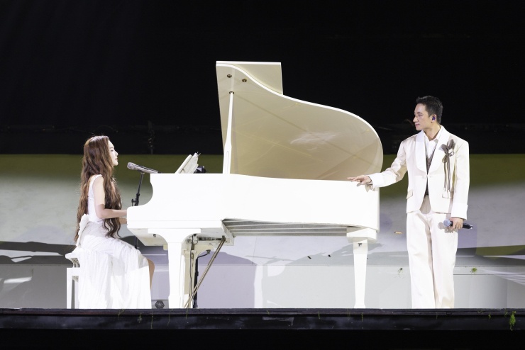Hương Tràm và Phao Cứu Sinh Concert: một cú tái sinh tại Mỹ Đình