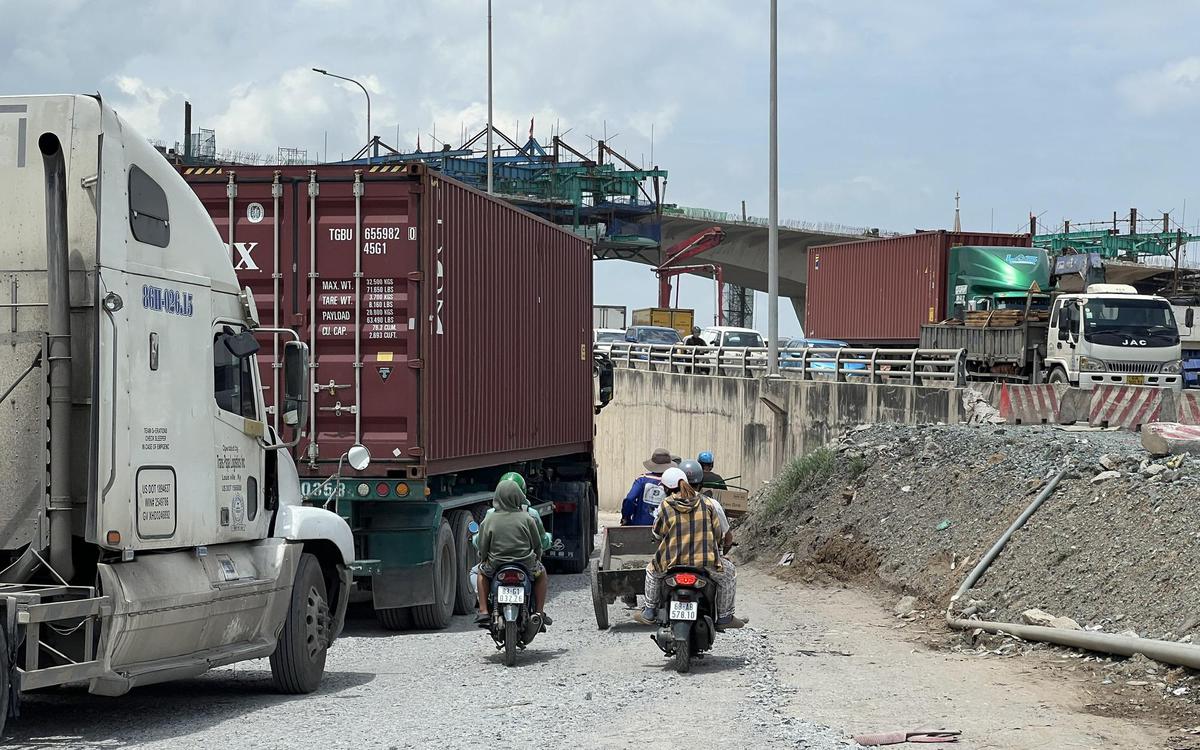 Vành đai 3 TP.HCM: 3 mạng người và câu hỏi về an toàn công trường