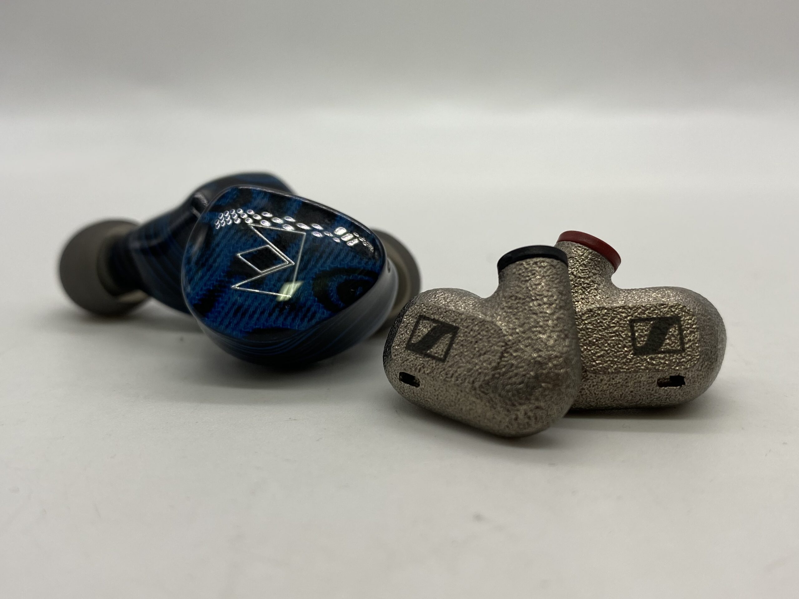 Noble Audio Iris vs Sennheiser IE 600: tai nghe in-ear nào cho audiophile khó tính?
