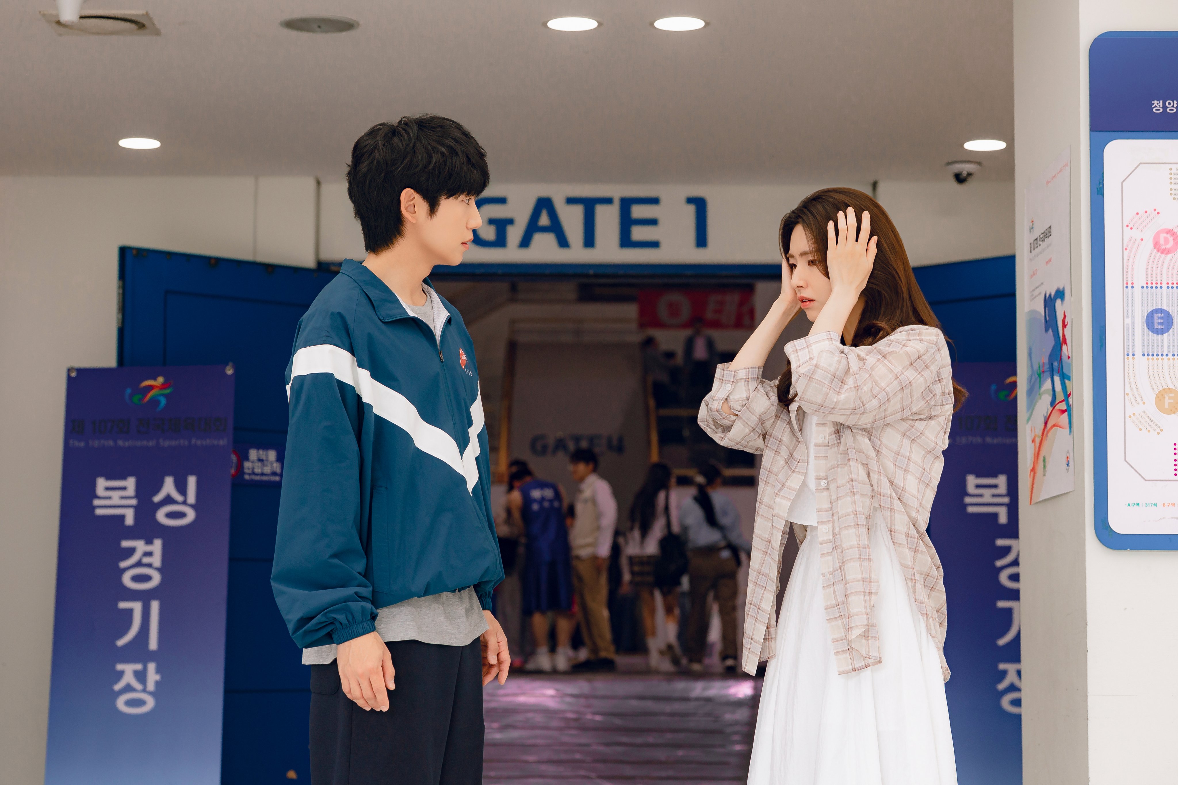 Jung Hae In và Ha Young tái định nghĩa rom-com với Our Sticky Love