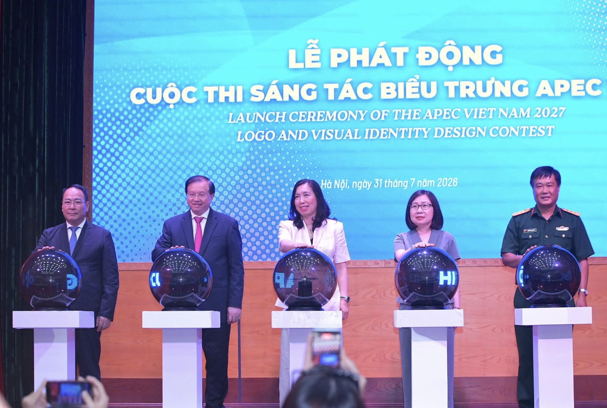 Cuộc thi thiết kế biểu trưng APEC: Cánh cửa mềm của quyền lực mềm Việt Nam