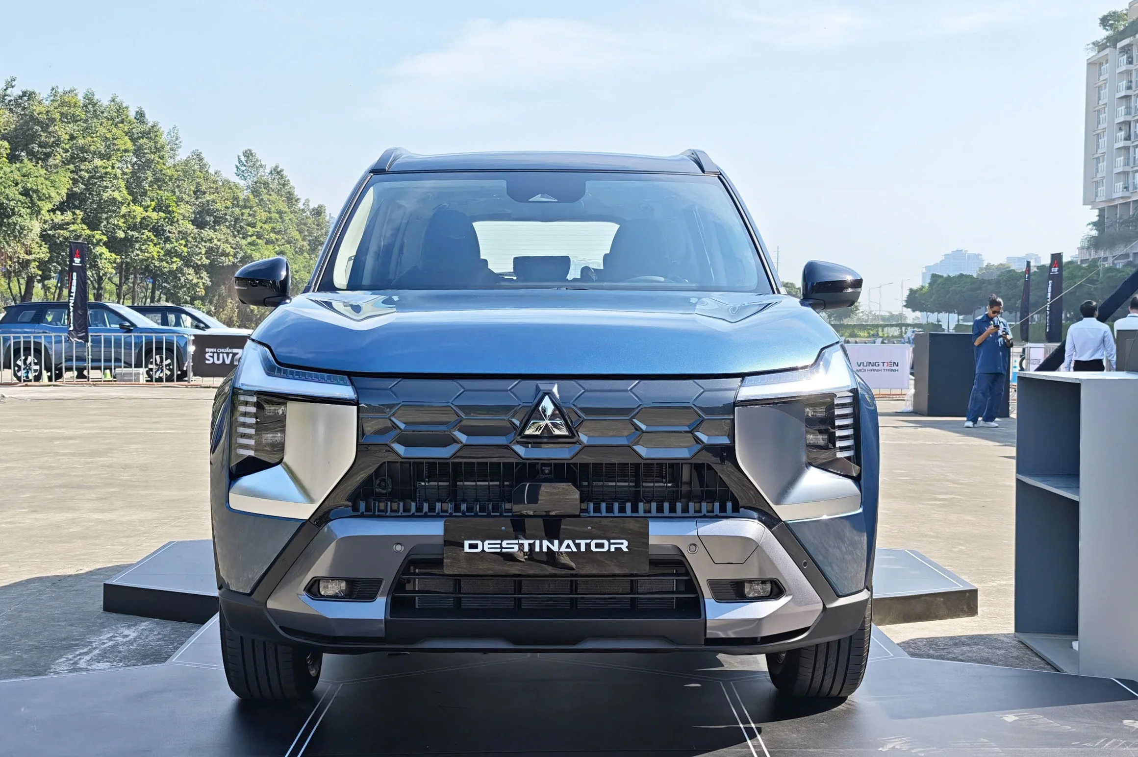 Mitsubishi Destinator giảm 80 triệu: Đòn giá trước giờ G Kia Sportage