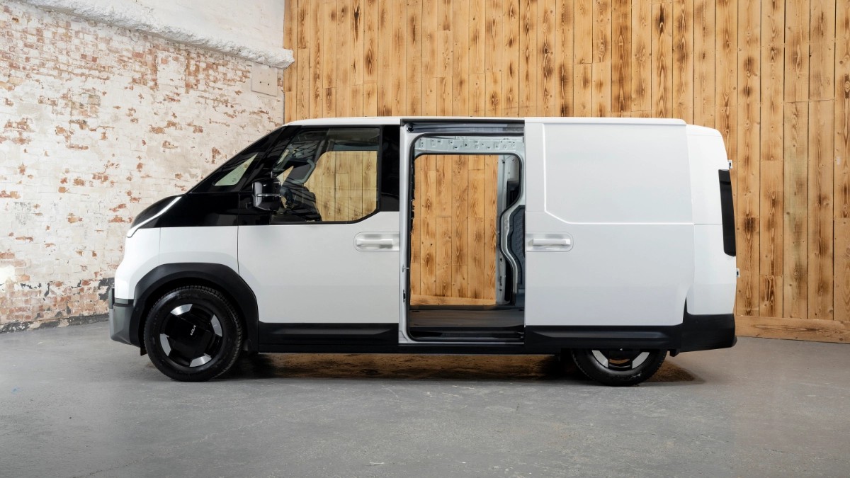 Xe van điện giá dưới 1 tỷ: Kia PV5 Cargo đấu Foton eView Connect