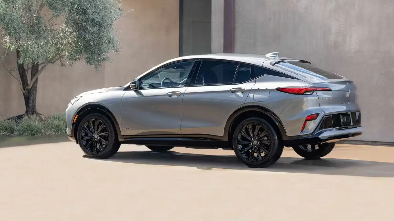 How Mainstream SUVs Are Stealing Luxury Shoppers