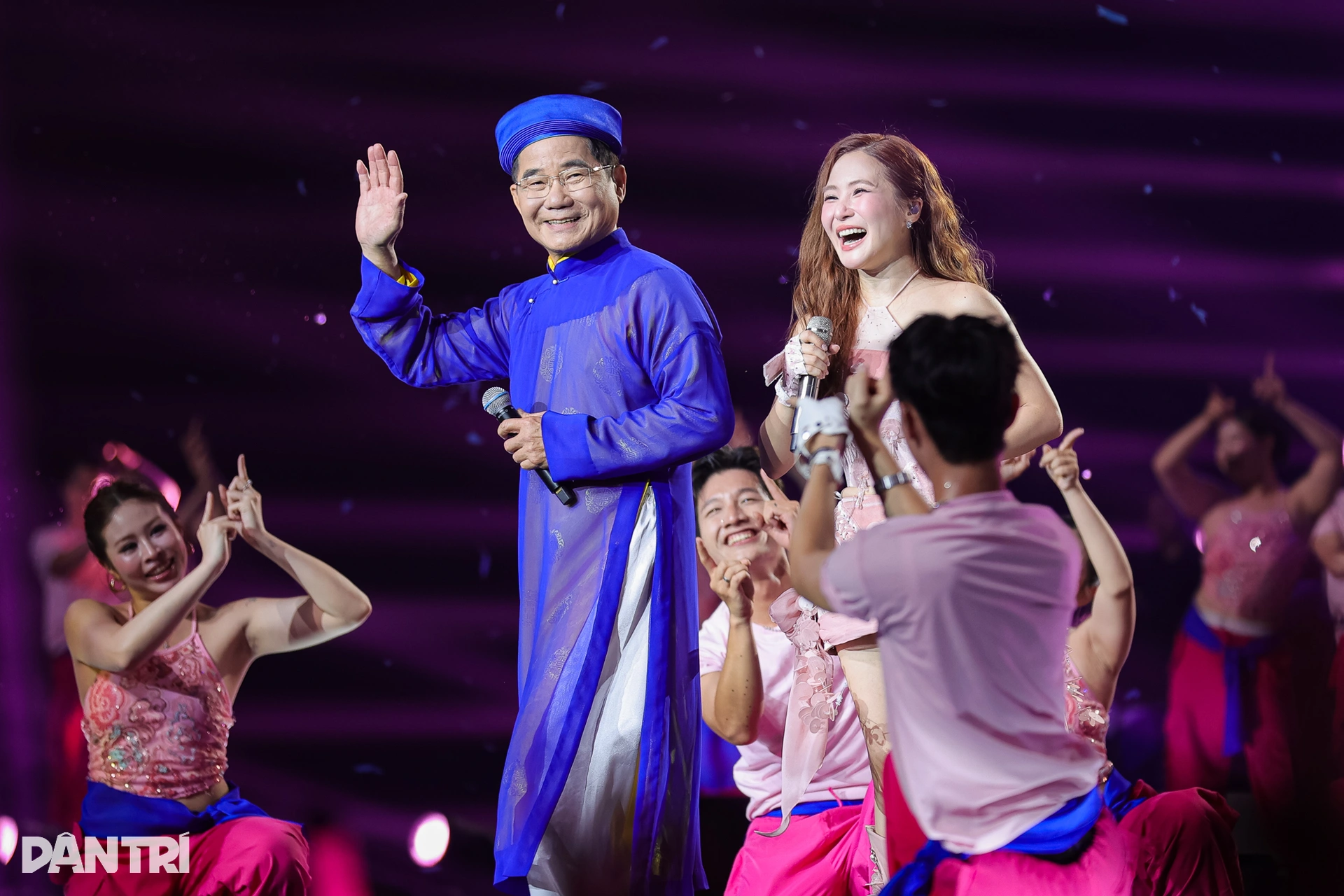 Hương Tràm và Phao Cứu Sinh Concert: một cú tái sinh tại Mỹ Đình