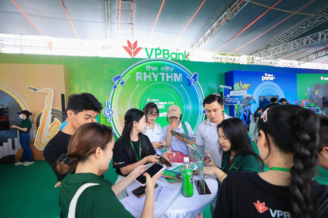 Bộ race-kit VPBank và Hộp âm nhạc khổng lồ: Chưa nổ súng đã thấy “nhiệt”
