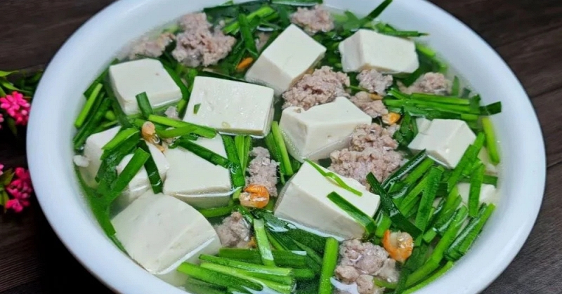 Lá hẹ mùa hè: Rau lá xanh dinh dưỡng cho tiêu hóa và gan