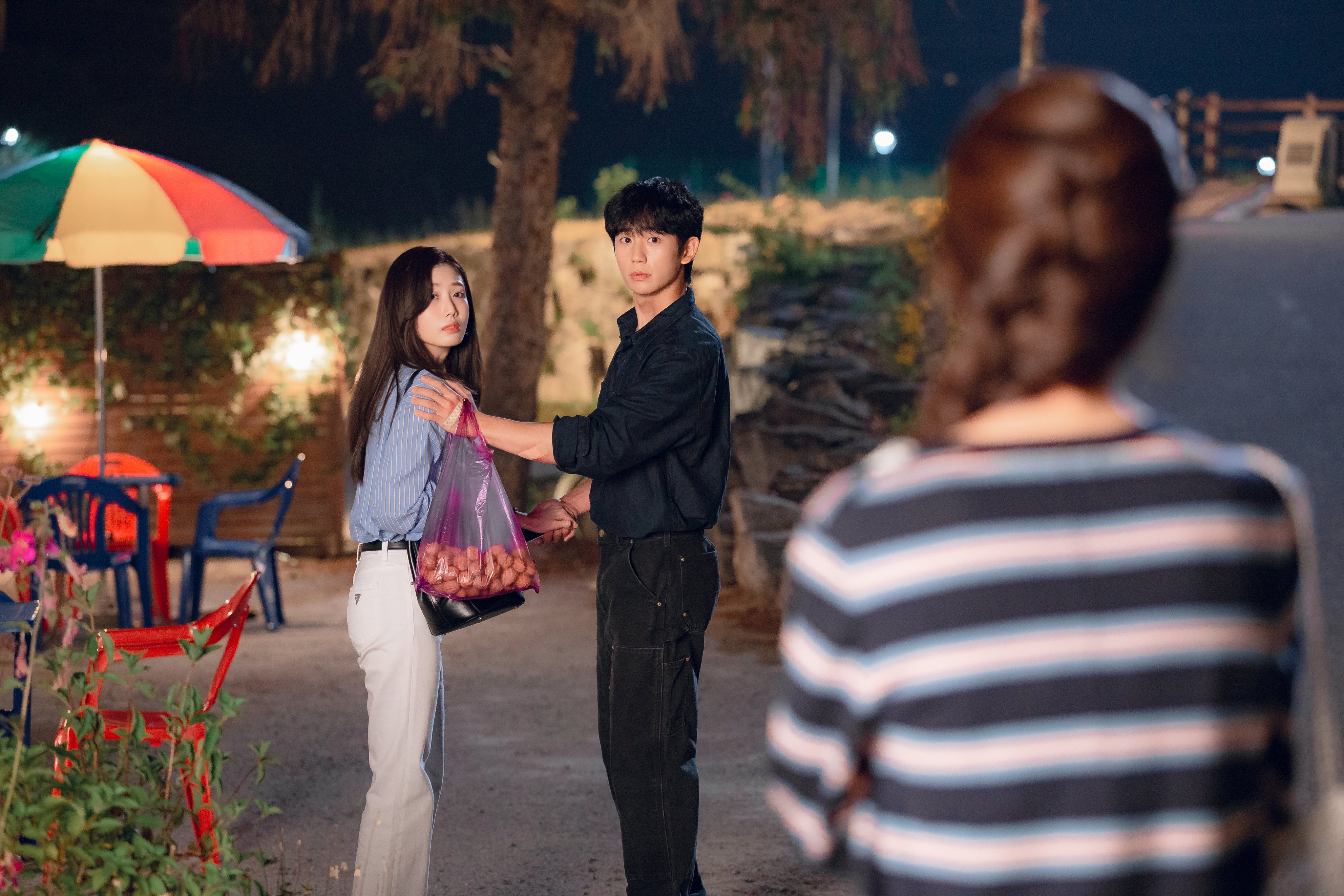 Jung Hae In và Ha Young tái định nghĩa rom-com với Our Sticky Love