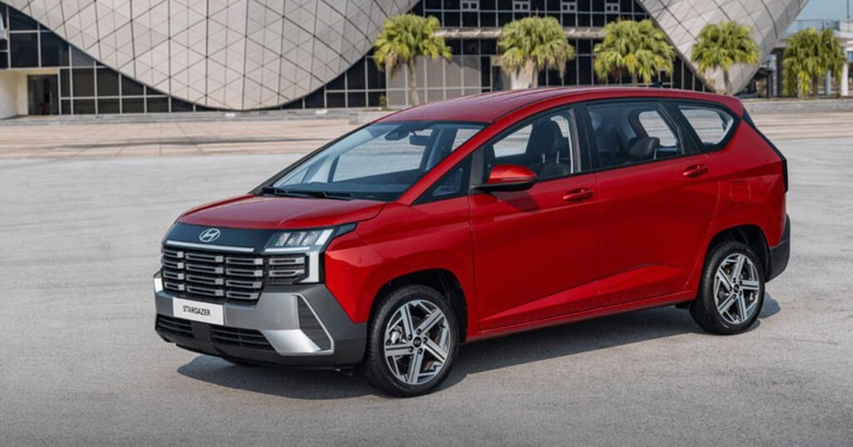 Hyundai Stargazer giảm giá sốc và Custin: MPV 7 chỗ nào đáng mua?