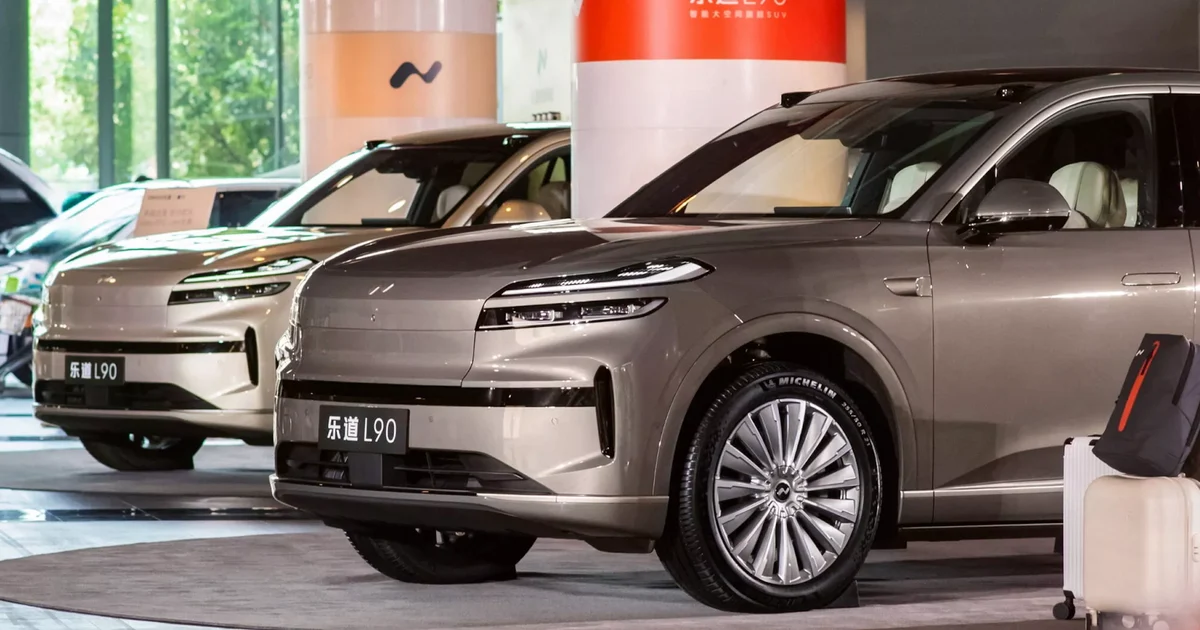 Xe Trung Quốc ồ ạt vào Việt Nam: chiến lược thoát thị trường bão hòa