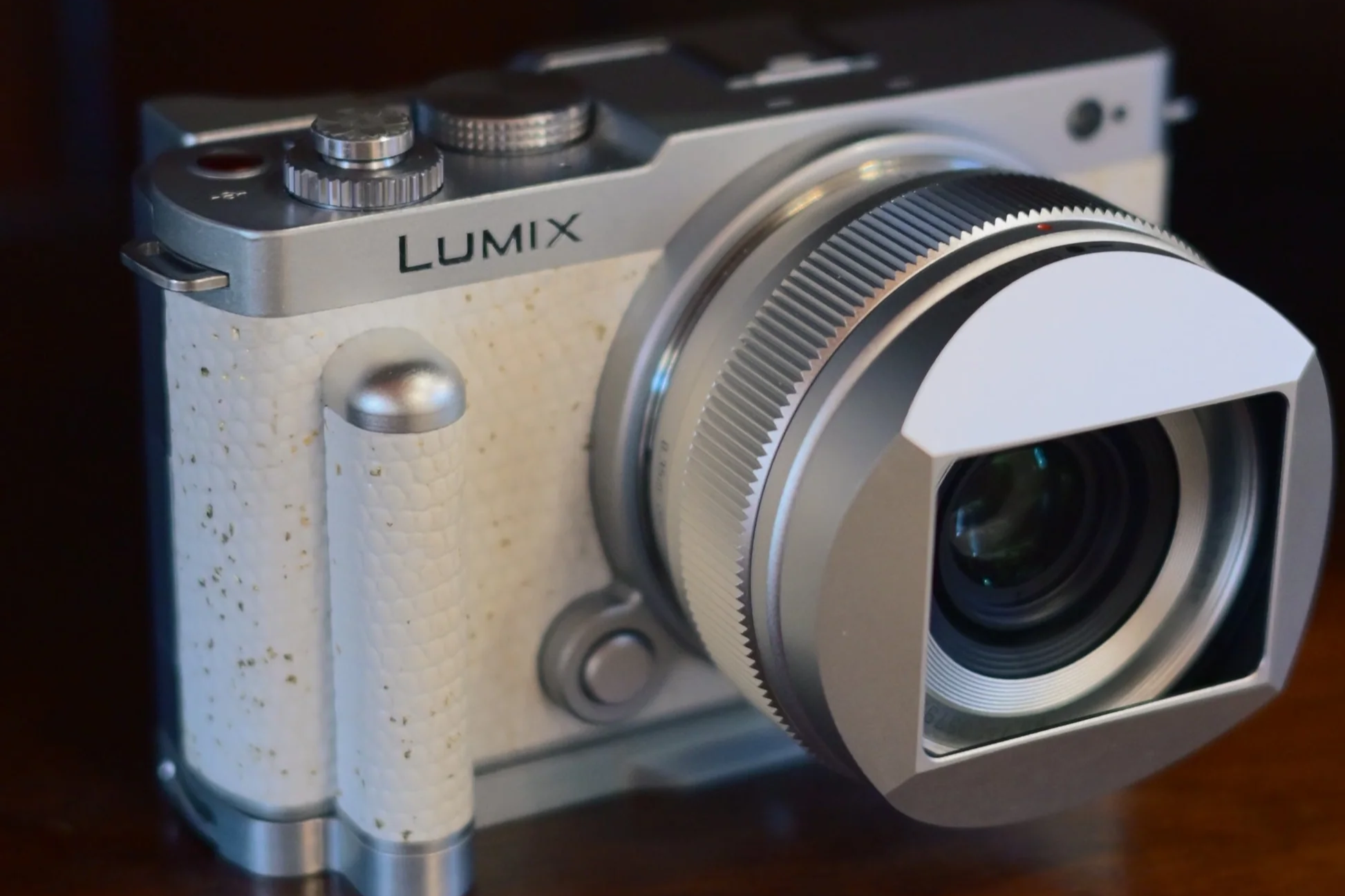 Budget Autofocus Primes Signal a Turning Point for L-Mount