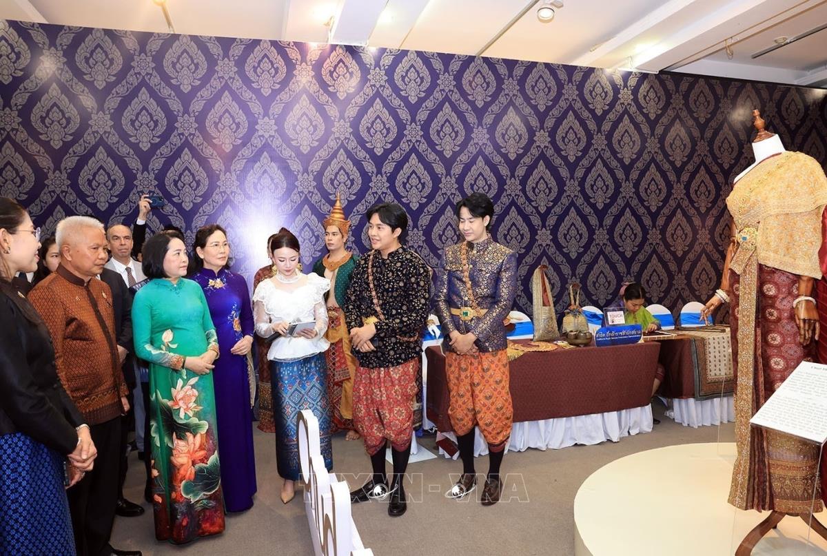 Đan kết hữu nghị: Triển lãm trang phục dân tộc tôn vinh 50 năm Việt–Thái