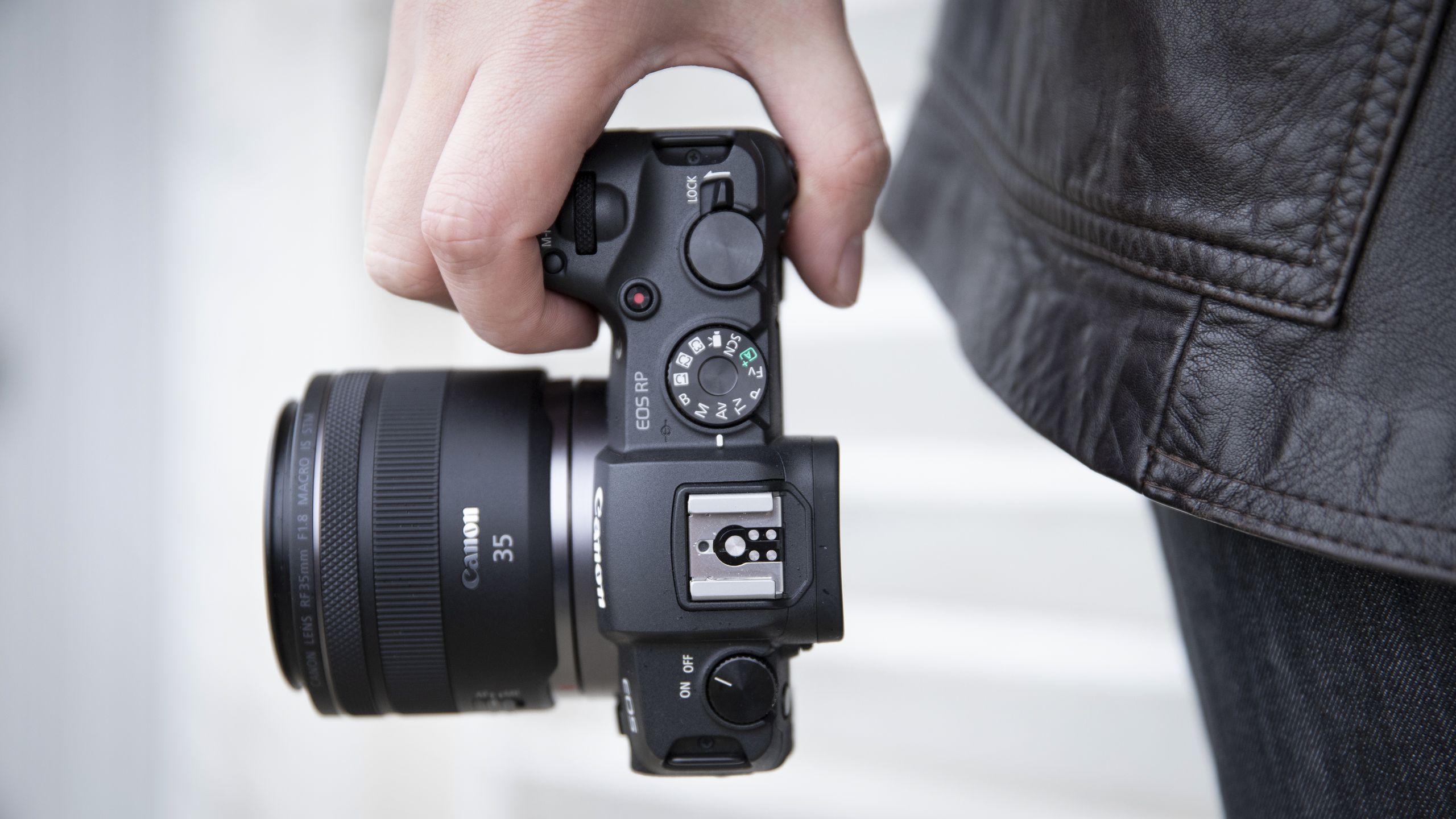 Mirrorless Camera Deals: The Best Budget Kits Now