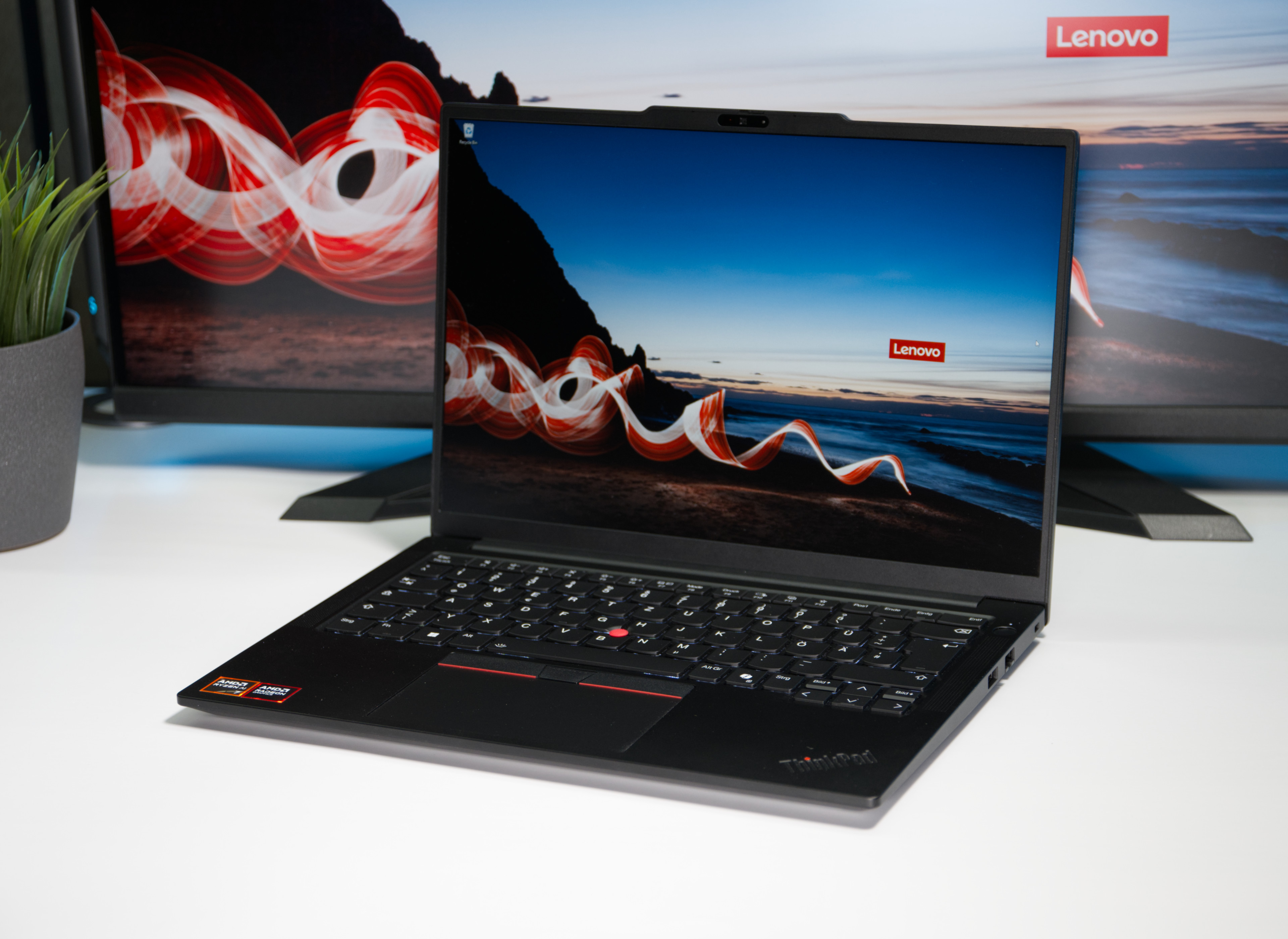 ThinkPad X9-15p vs E14 G8: Which Laptop Feels Faster for Multitasking?