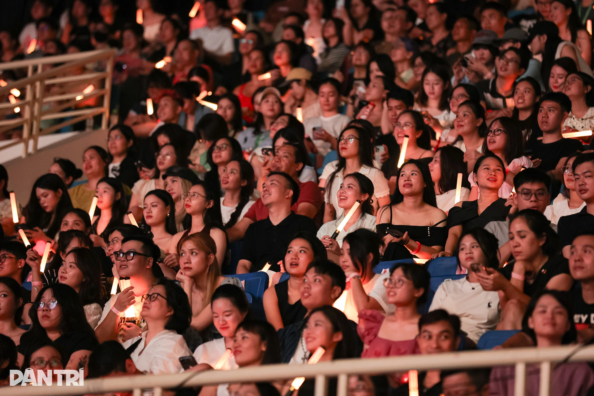 Hương Tràm và Phao Cứu Sinh Concert: một cú tái sinh tại Mỹ Đình