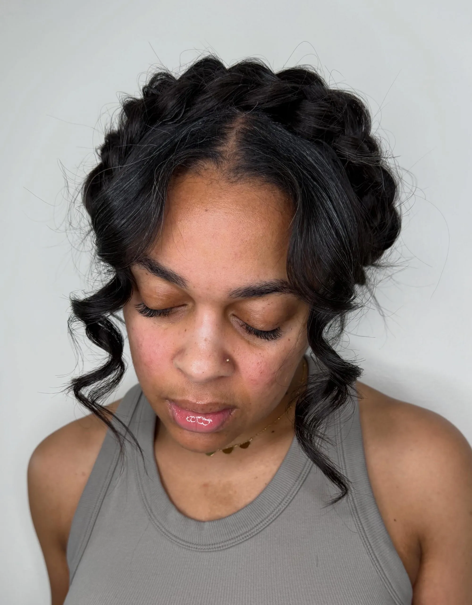 7 Greek-Inspired Updo Styles for Elegant Event Looks