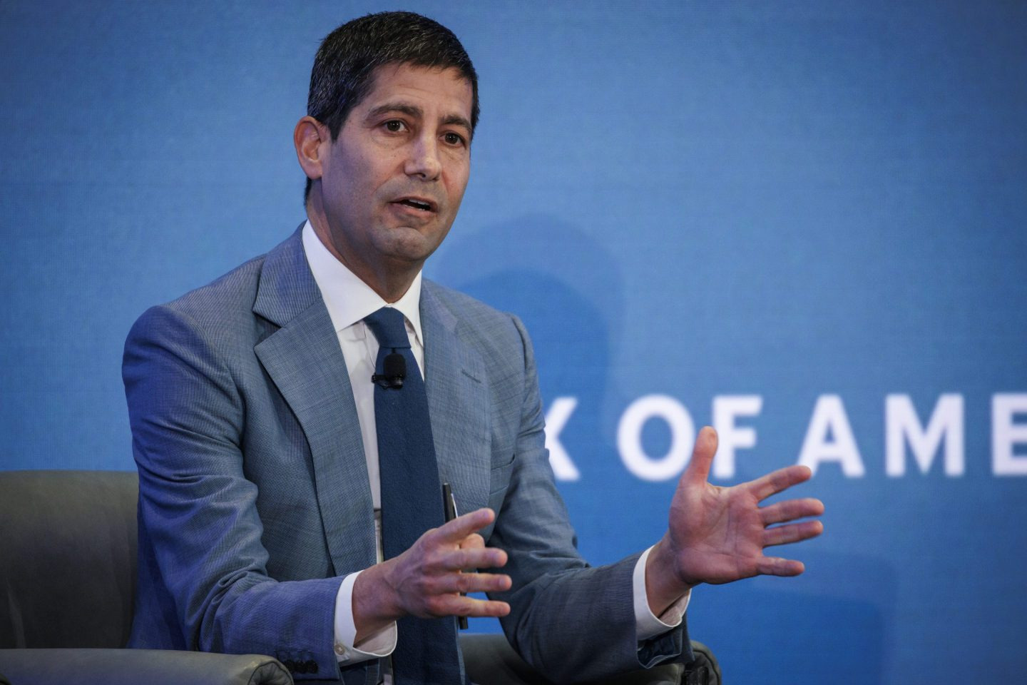 Kevin Warsh và bài toán lãi suất: Fed còn độc lập đến đâu?