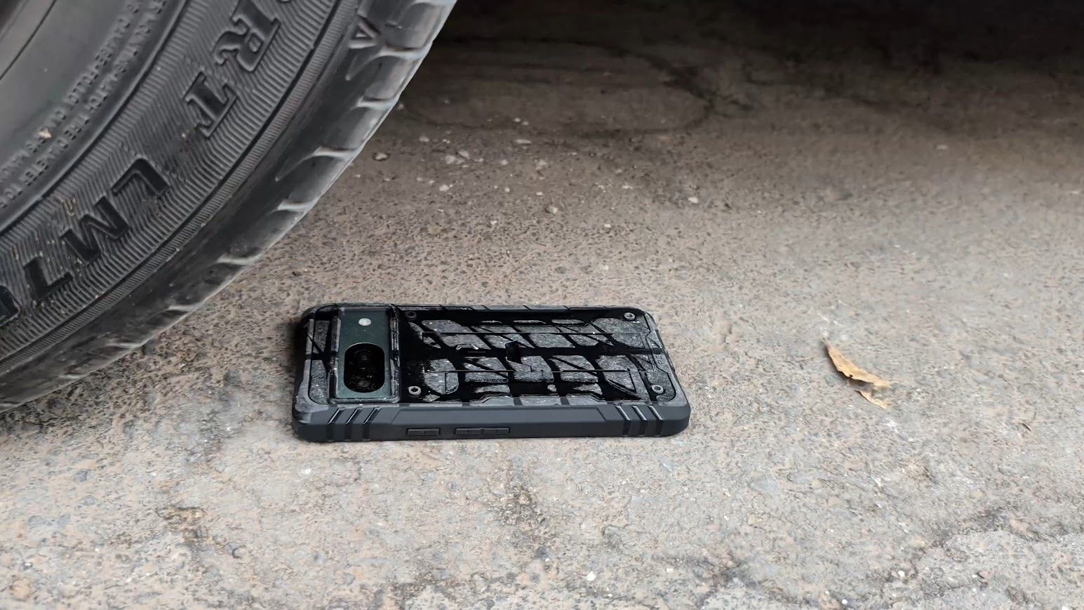 We Drop-Tested Flagship Phones and Cases to See What Really Protects Them