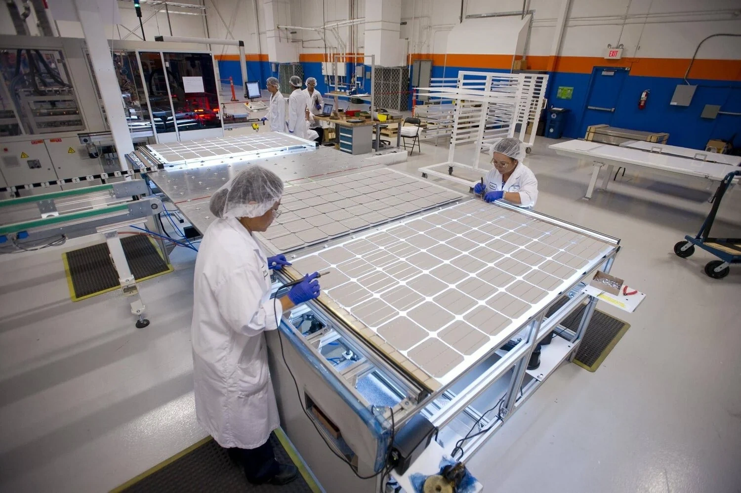 Thuế polysilicon 15% của Mỹ: Ai hưởng lợi, ai chịu thiệt?