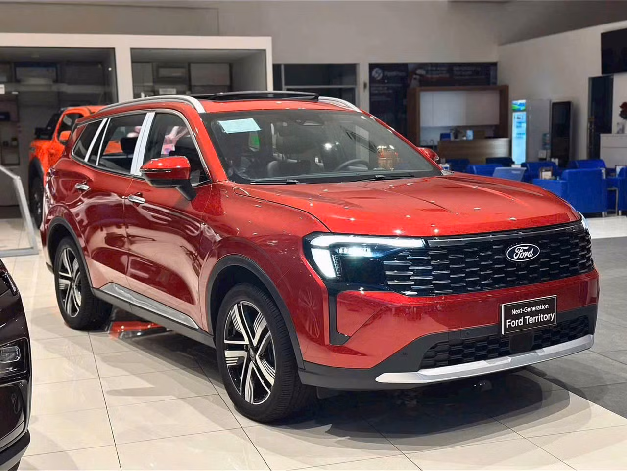 SUV nào giảm giá sâu nhất trước tháng Ngâu?