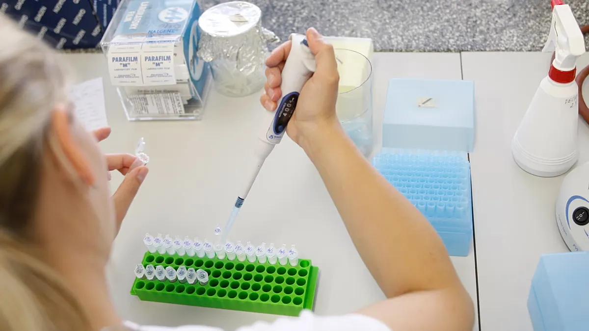 AI Just Designed Working Viruses to Fight Drug‑Resistant Bacteria