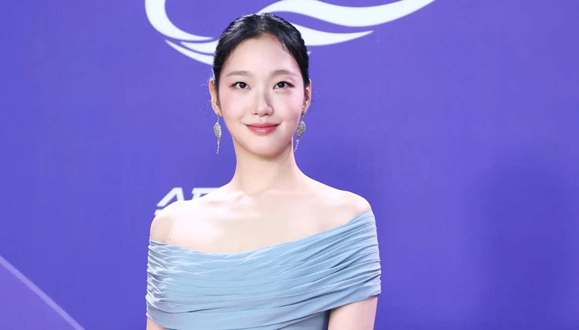 Kim Go Eun và Daesang lịch sử tại Rồng Xanh