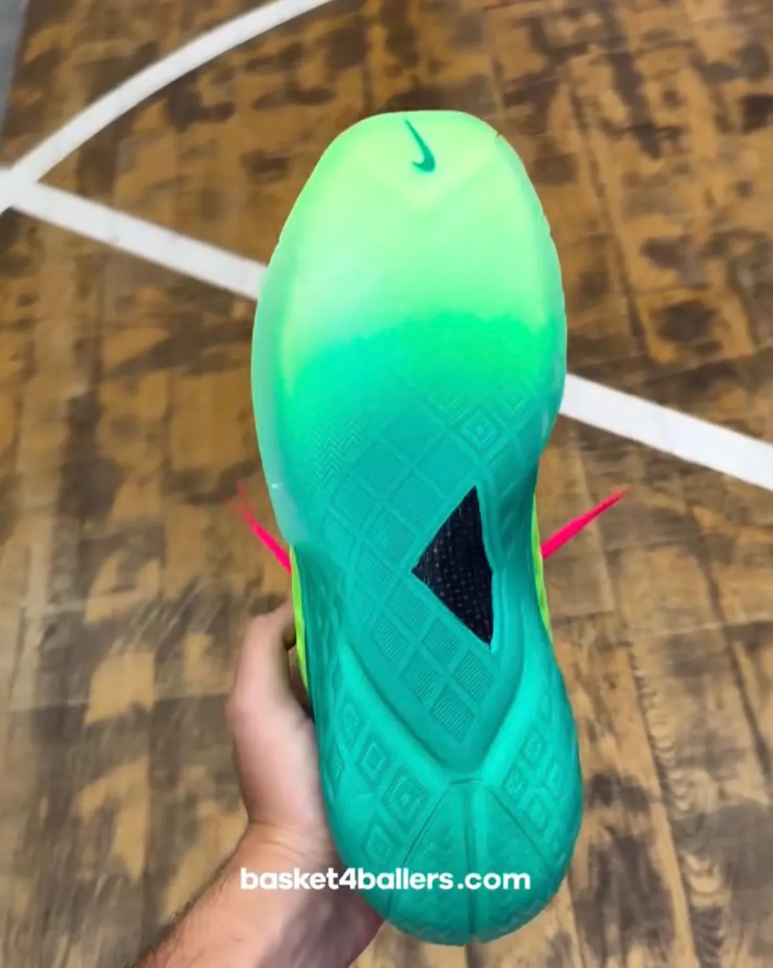 Nike Kobe 3 Low Protro ‘Grinch’ Ignites in Electric Green